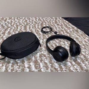 Beats Solo3s Wireless Headphones (On-Ear)